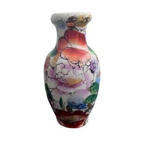 Chinese Floral Vase Gold Detail Porcelain Bud Asian 4” Vintage Hand Painted